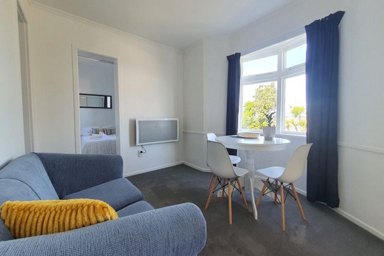 Photo of property in 9 Waiteata Road, Kelburn, Wellington, 6012