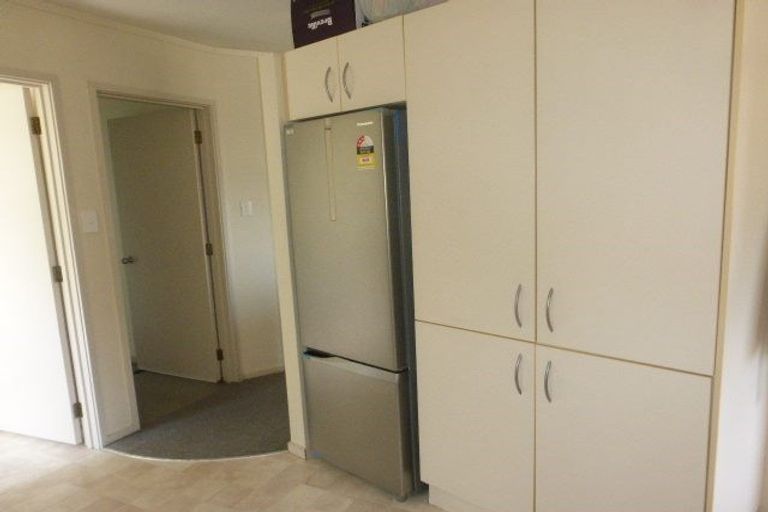 Photo of property in 50a Edmonton Road, Henderson, Auckland, 0612