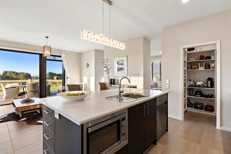 Photo of property in 135b Hutchinson Road, Helensville, 0875