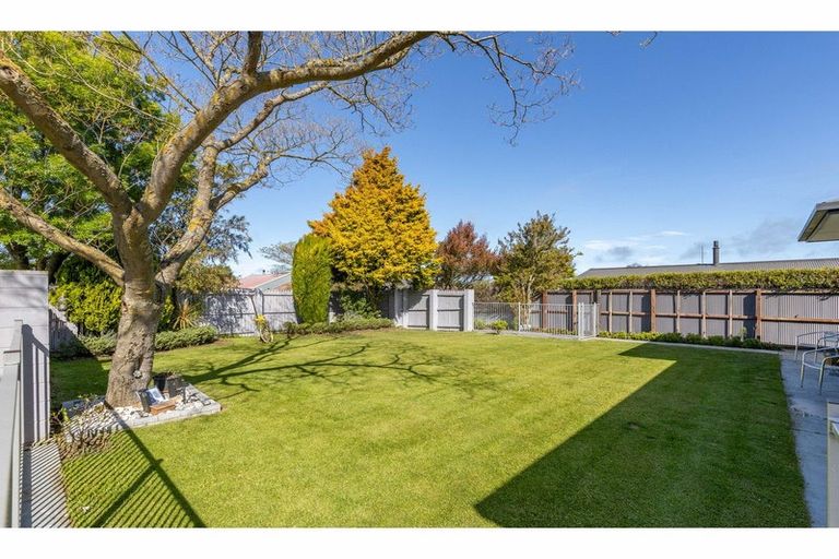 Photo of property in 75 Kowhai Avenue, Rangiora, 7400