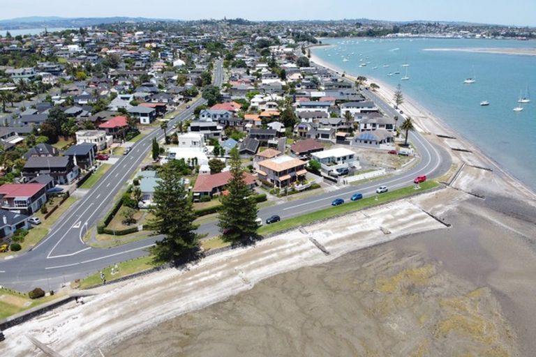 Photo of property in 1 The Parade, Bucklands Beach, Auckland, 2012