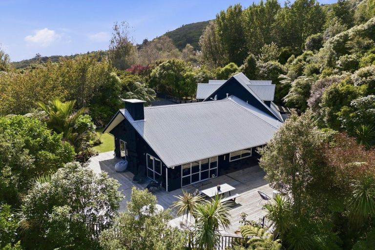Photo of property in 132 Maui Pomare Road, Nikau Valley, Paraparaumu, 5032
