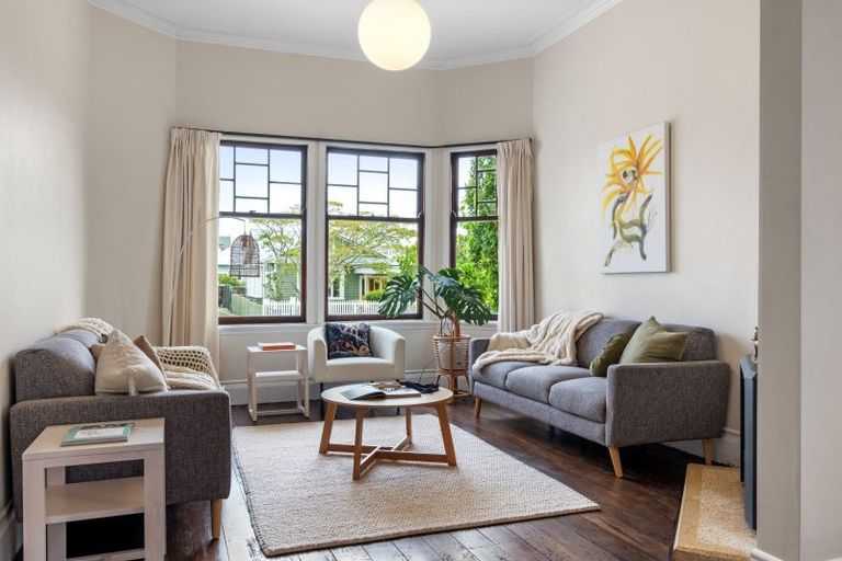 Photo of property in 295 Aberdeen Road, Gisborne, 4010