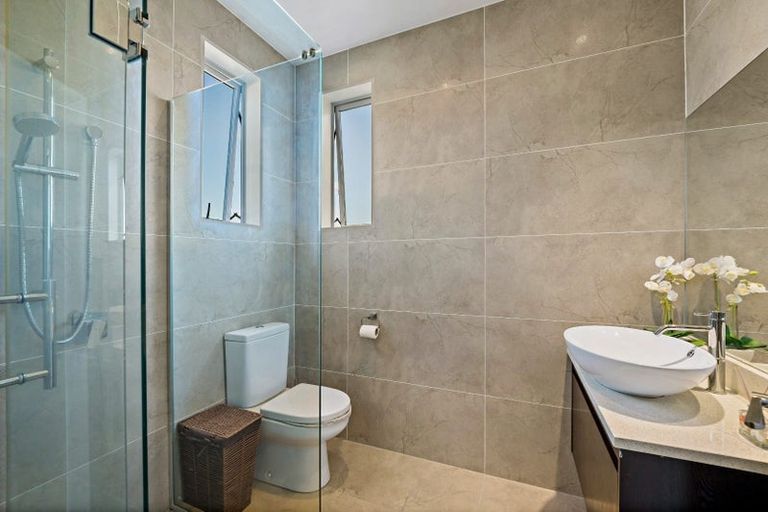 Photo of property in 52 Corricvale Way, Northcross, Auckland, 0630