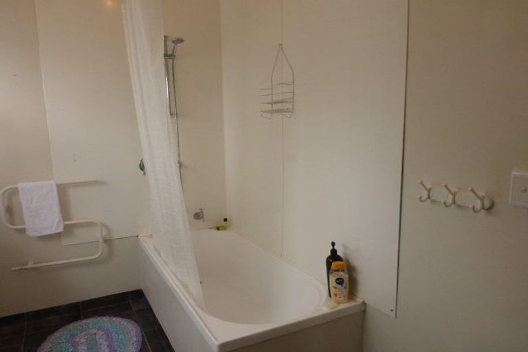 Photo of property in 79a Pleasant Road, Glen Eden, Auckland, 0602