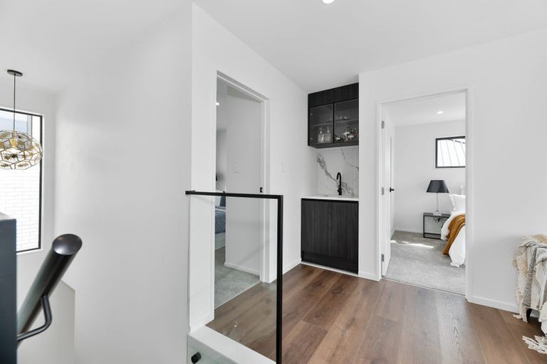 Photo of property in 1a Adelie Place, Murrays Bay, Auckland, 0630