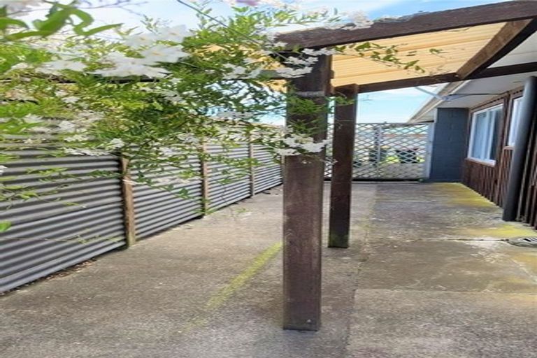 Photo of property in 12 Naumai Place, Spotswood, New Plymouth, 4310