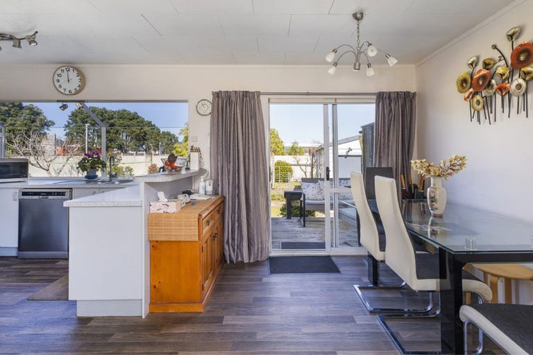 Photo of property in 21 Endeavour Close, Whitianga, 3510