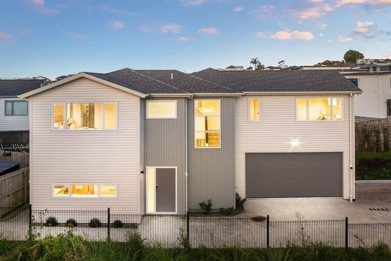 Photo of property in 36 Baumea Rise, Massey, Auckland, 0614