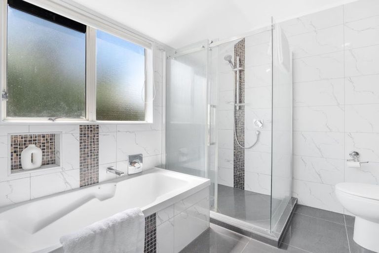 Photo of property in 20 Horlicks Place, Randwick Park, Auckland, 2105