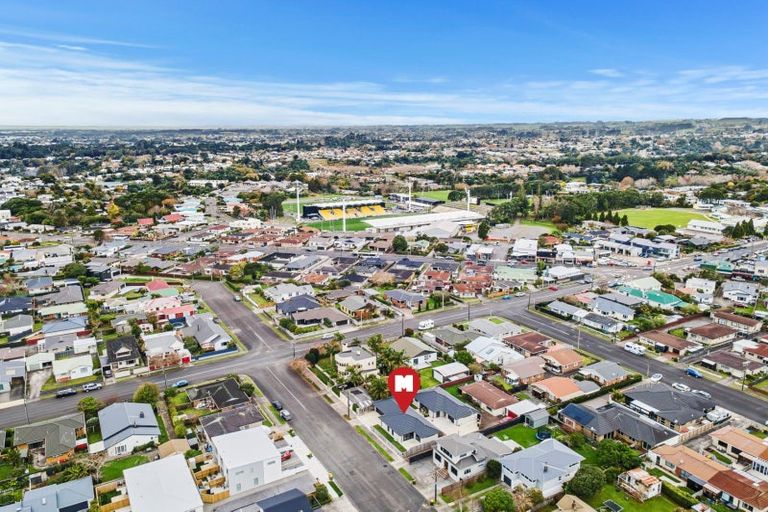Photo of property in 5a Massey Street, Westown, New Plymouth, 4310