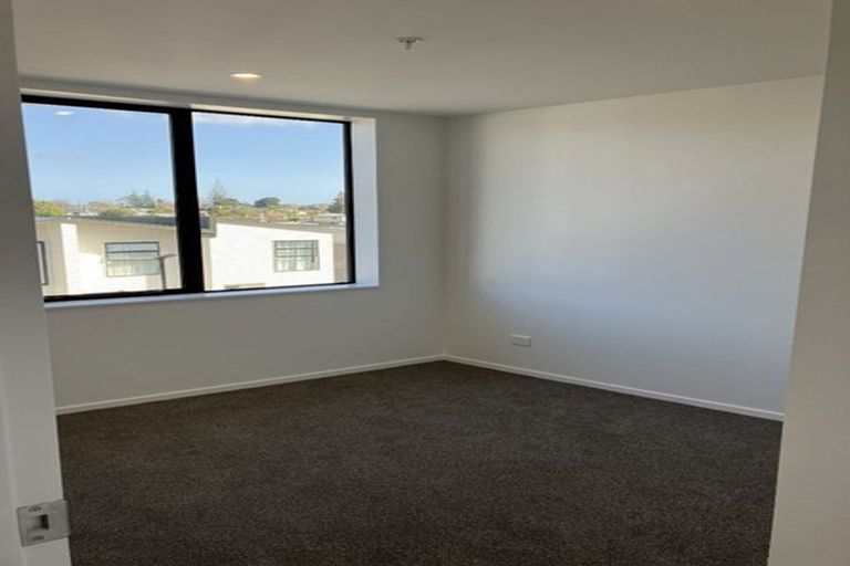 Photo of property in 106/3 Rauemi Way, Te Atatu South, Auckland, 0610
