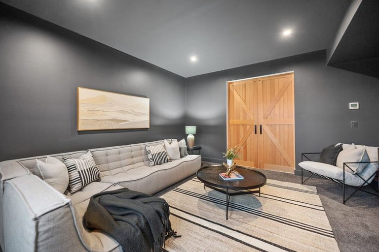 Photo of property in 9 Ridgelea Road, Long Bay, 0792