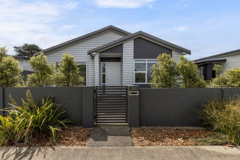 Photo of property in 44 Karearea Avenue, Kenepuru, Porirua, 5022