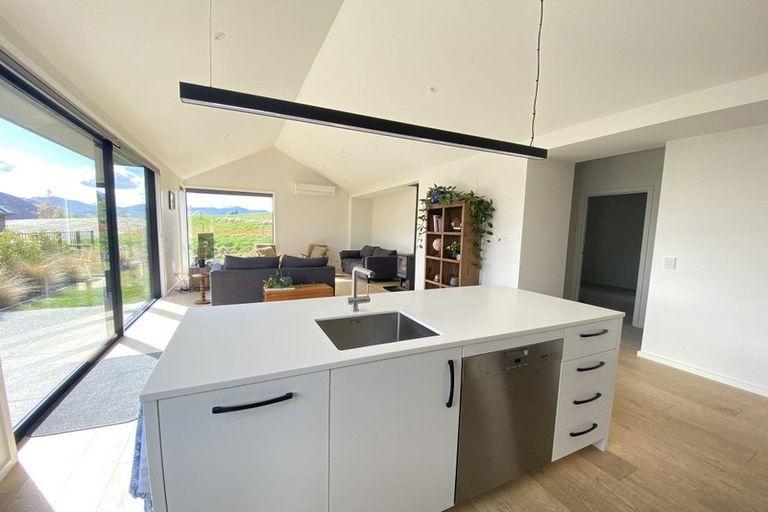 Photo of property in 2 Mckenzies Shute, Jacks Point, Queenstown, 9371