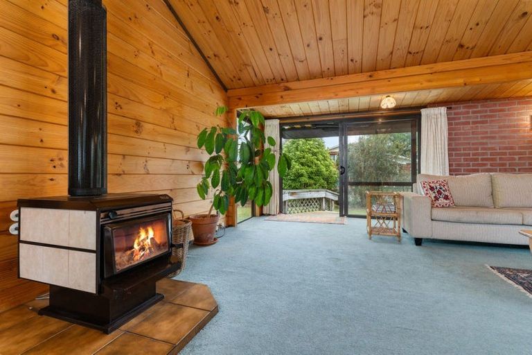 Photo of property in 19 Deller Drive, Carterton, 5713