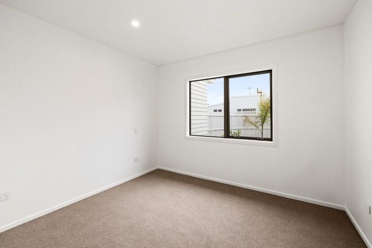 Photo of property in 102 Auckland Road, Greenmeadows, Napier, 4112