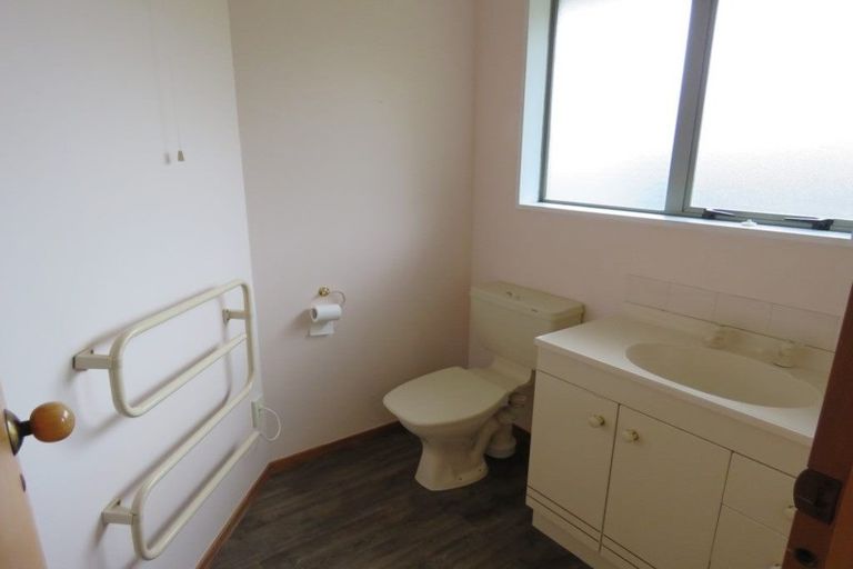 Photo of property in 10 Mull Place, Broomfield, Christchurch, 8042