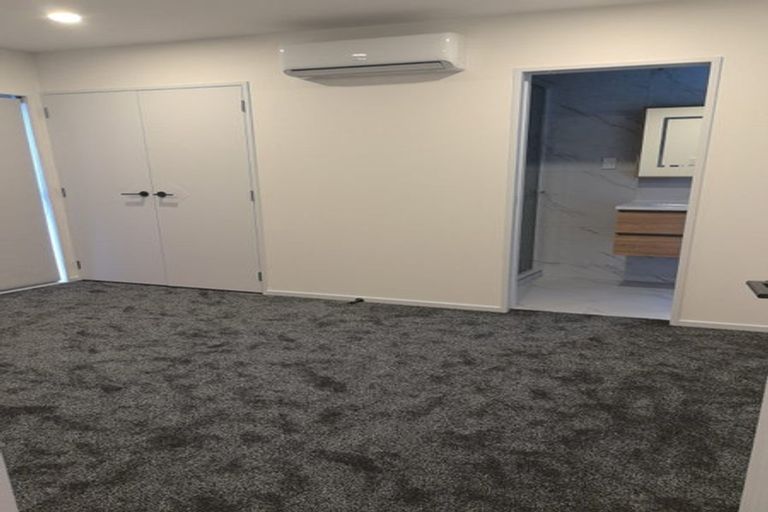 Photo of property in 14d Elcoat Avenue, Te Atatu South, Auckland, 0610