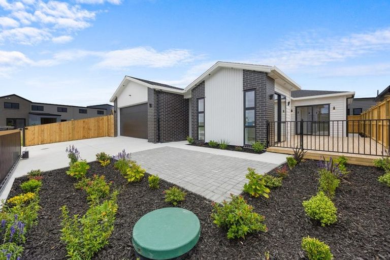 Photo of property in 12 Piko Road, Opaheke, 2113