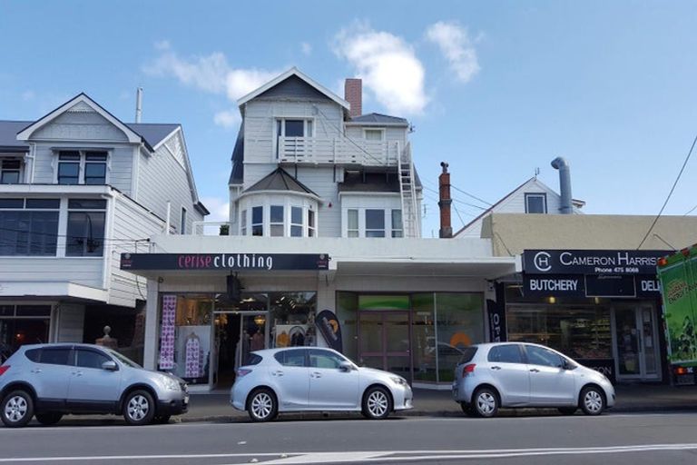 Photo of property in 93a Kelburn Parade, Kelburn, Wellington, 6012