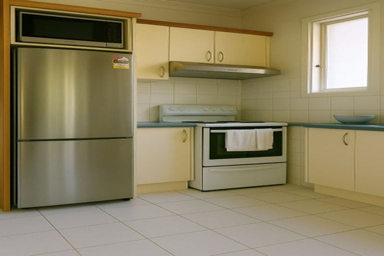 Photo of property in 1/4 Sydney Street, Hauraki, Auckland, 0622