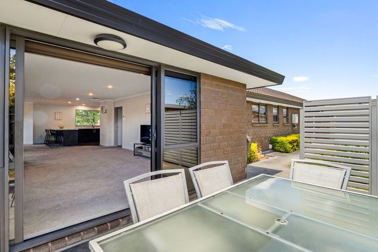 Photo of property in 47 Geneva Terrace, Kelvin Grove, Palmerston North, 4414