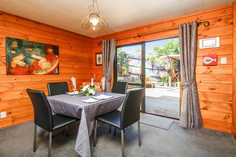 Photo of property in 74 Colwill Road, Massey, Auckland, 0614