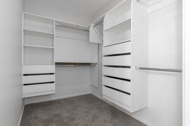 Photo of property in 6 Okupe Grove, Aotea, Porirua, 5024