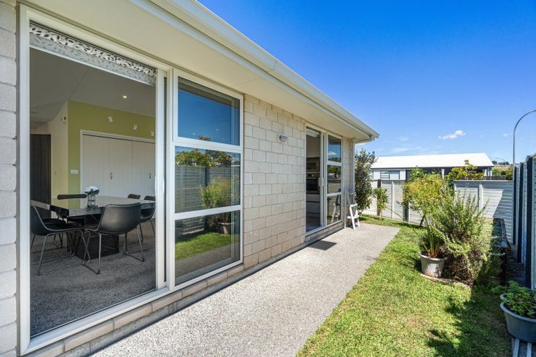 Photo of property in 22 Saint Pauls Drive, Brookfield, Tauranga, 3110