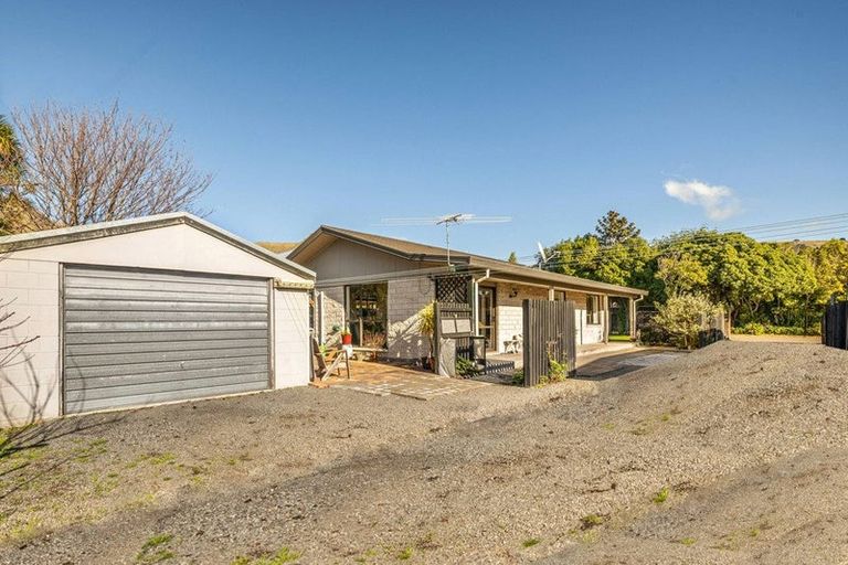 Photo of property in 18 Mauger Drive, Heathcote Valley, Christchurch, 8022