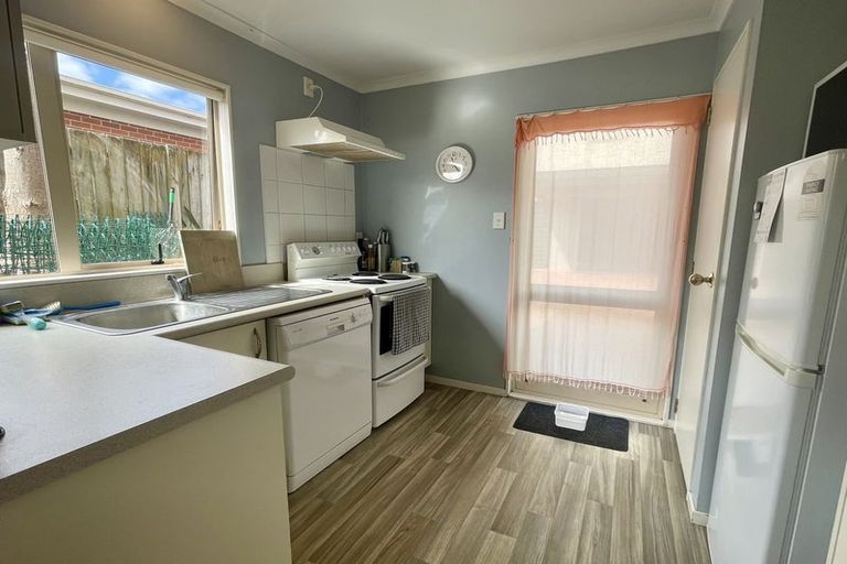 Photo of property in 2/28 Third Avenue, Tauranga, 3110