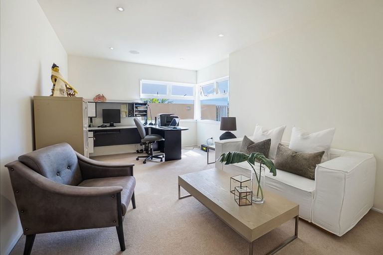 Photo of property in 42 Marellen Drive, Red Beach, 0932