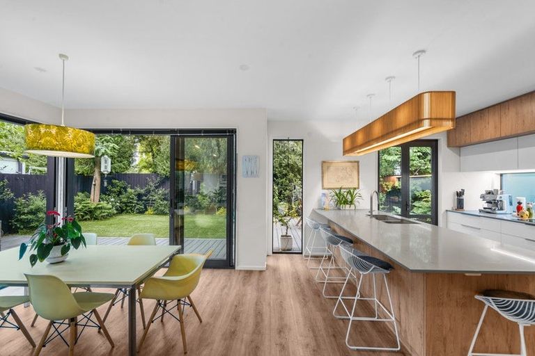 Photo of property in 53 Innes Road, St Albans, Christchurch, 8052