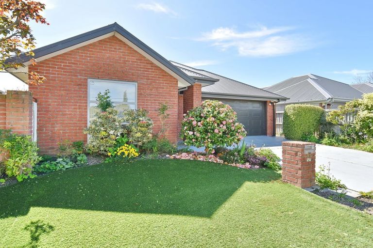 Photo of property in 33 Cognac Drive, Yaldhurst, Christchurch, 8042