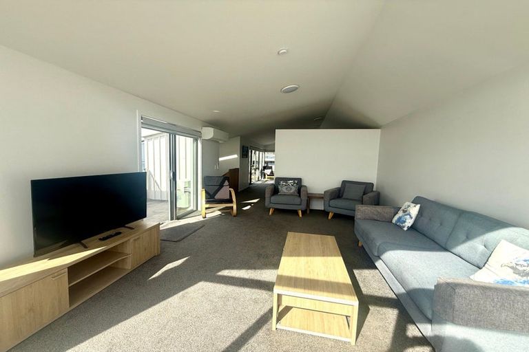 Photo of property in 2/79 Beachville Road, Redcliffs, Christchurch, 8081