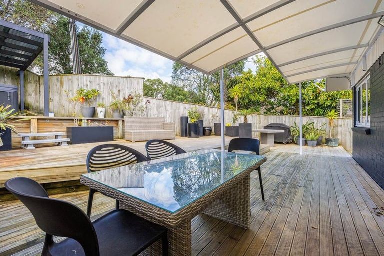 Photo of property in 1/32 Forrest Hill Road, Forrest Hill, Auckland, 0620