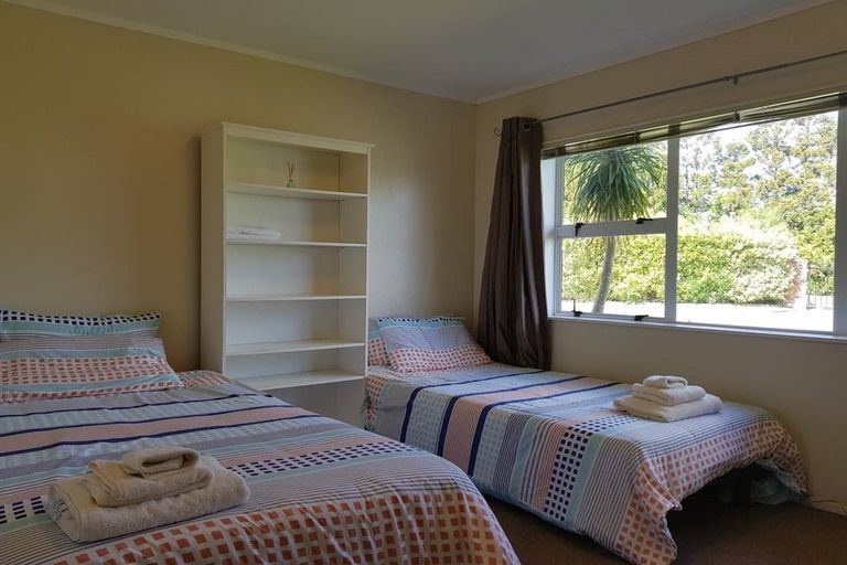 Photo of property in 140 Kaipara Road, Papakura, 2582