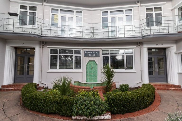 Photo of property in Fountain Court, 16/48u Oriental Parade, Oriental Bay, Wellington, 6011