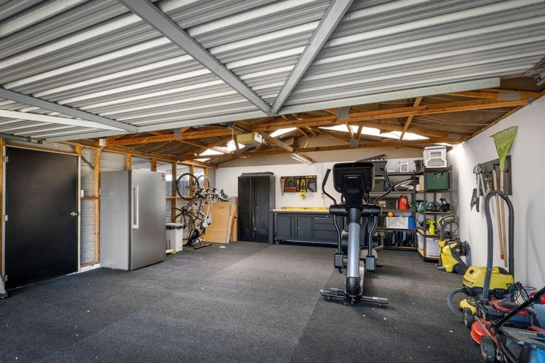 Photo of property in 210 Wairakei Road, Bryndwr, Christchurch, 8053