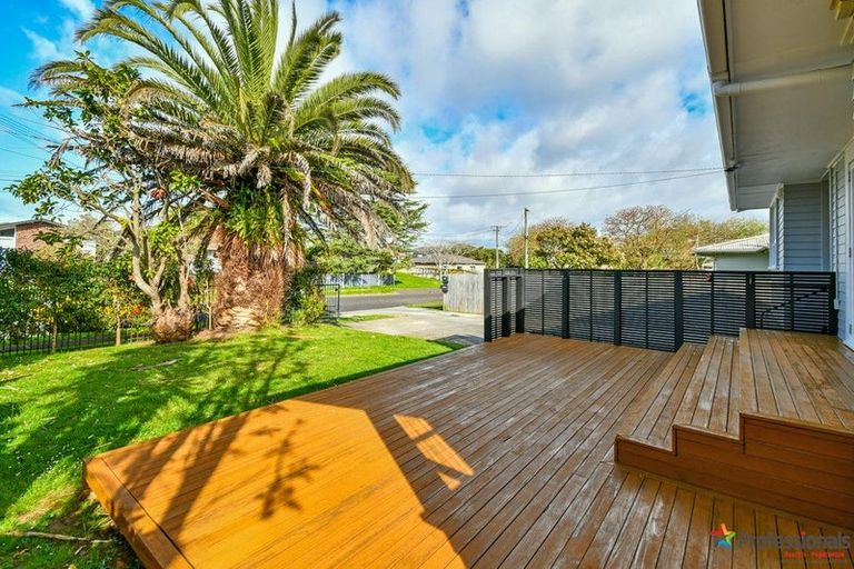 Photo of property in 11 Gardiner Grove, Mangere East, Auckland, 2024