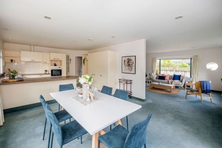 Photo of property in 2 Inverell Place, Waikanae, 5036