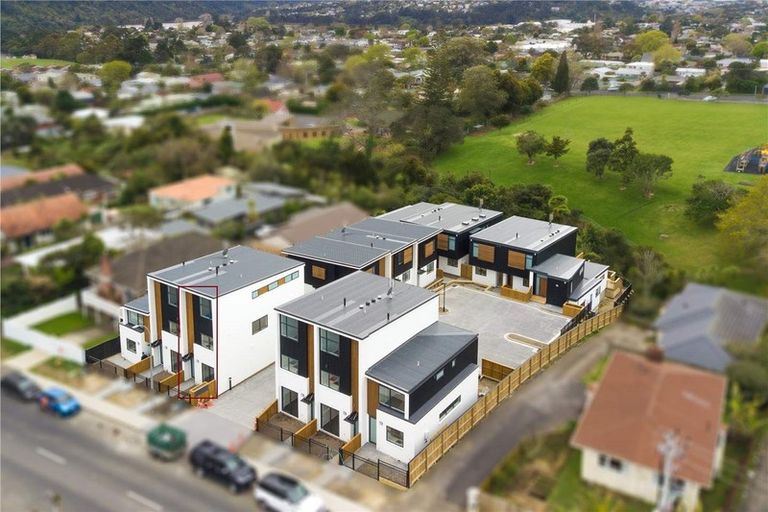 Photo of property in 2 Mokopiko Court, Beach Haven, Auckland, 0626