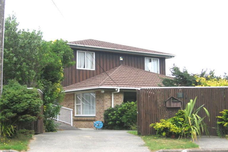 Photo of property in 11a Huntleigh Park Way, Ngaio, Wellington, 6035