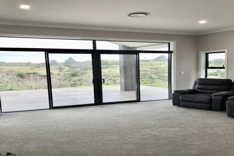 Photo of property in 90 Stoneridge Terrace, Whitford, Manurewa, 2576