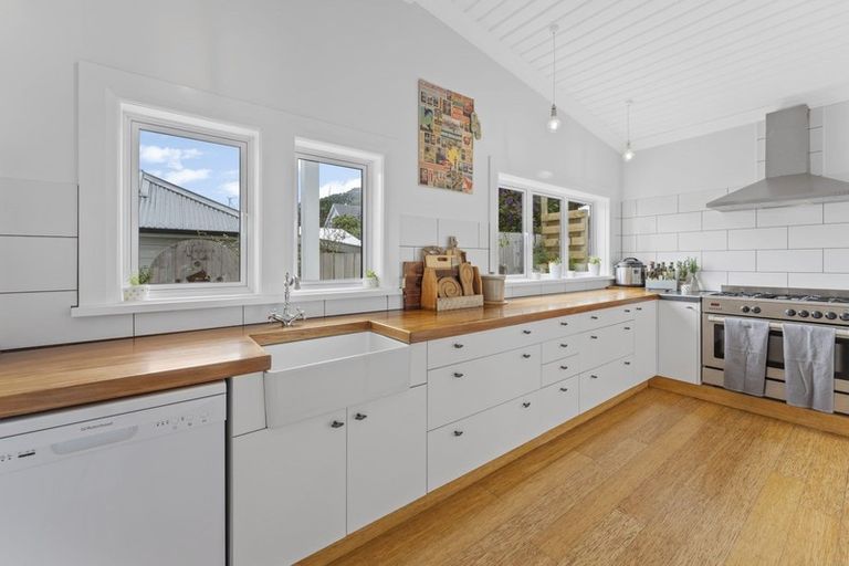 Photo of property in 55 Vivian Street, New Plymouth, 4310