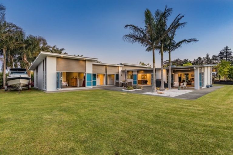 Photo of property in 1 Kotare Heights, Kerikeri, 0230