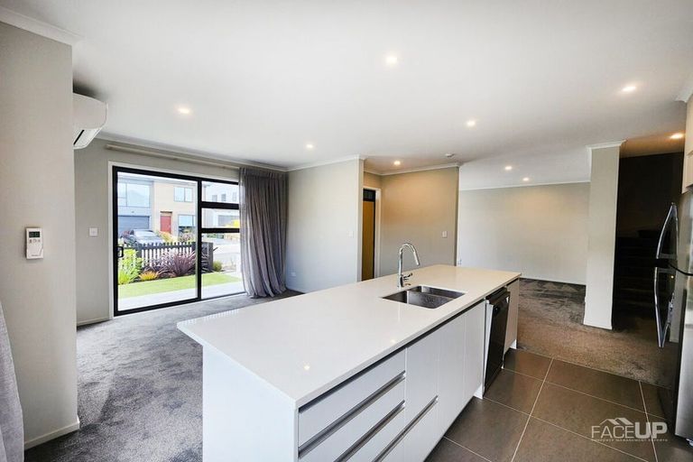 Photo of property in 1 Wai Place, Westgate, Auckland, 0614
