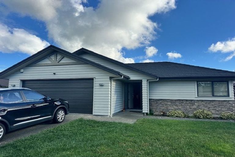 Photo of property in 19 Castellina Drive, Karaka, Papakura, 2113