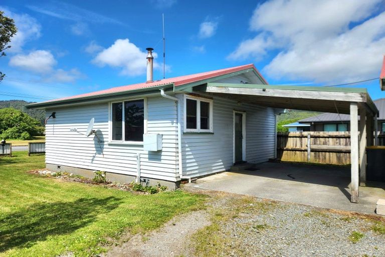 Photo of property in 16a Collins Street, Blaketown, Greymouth, 7805